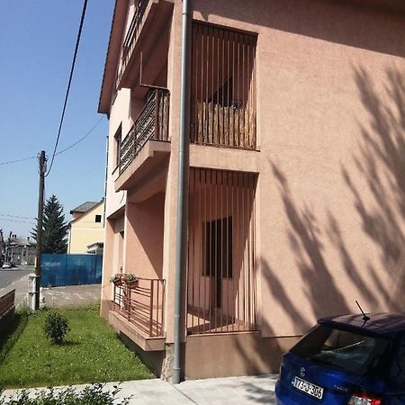 Ika-M Apartment Bihac Bagian luar foto